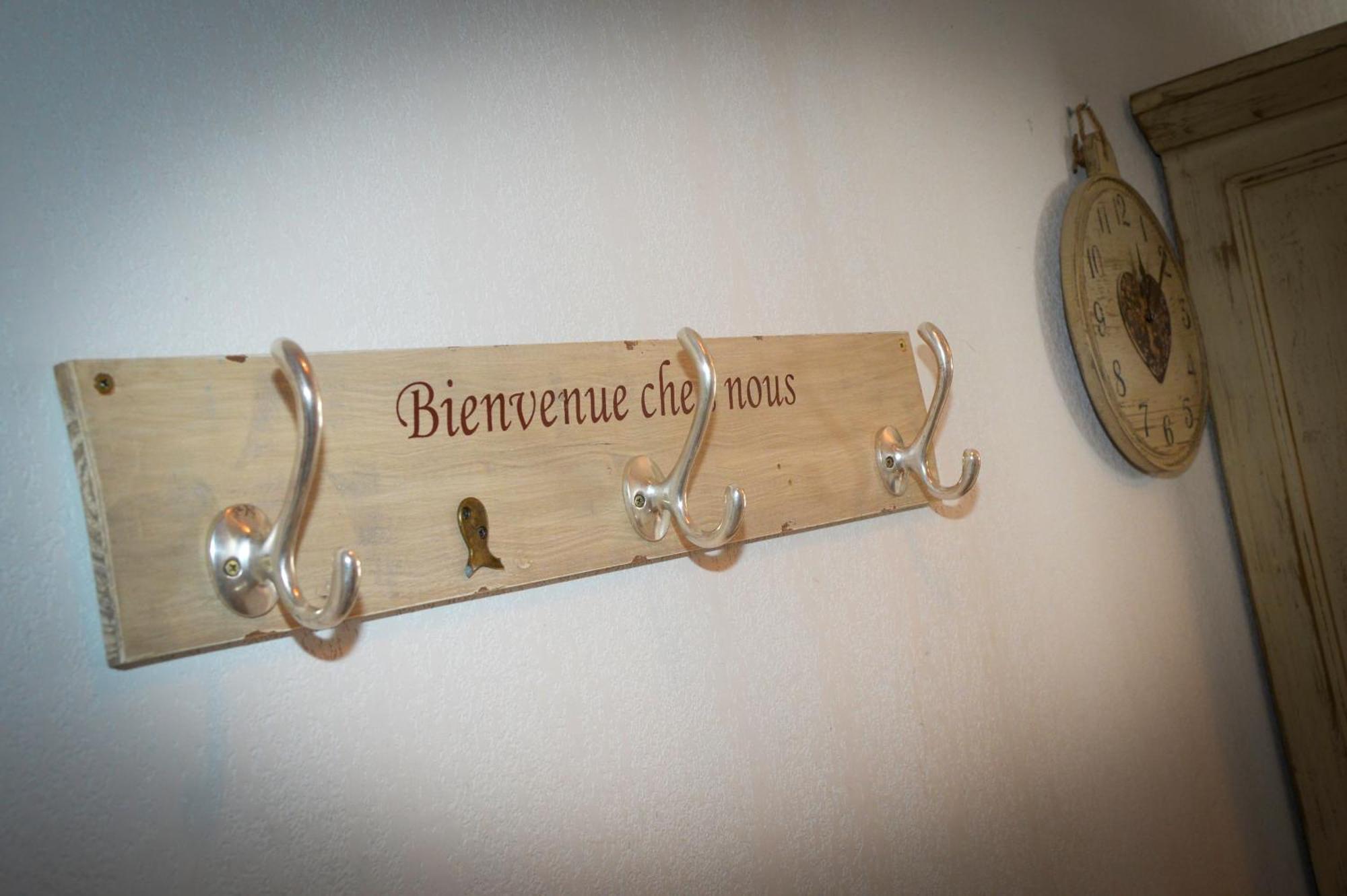 T2 Meuble Tourisme 3 Etoiles, Pied Des Pistes-parking Prive Avec Balcon Et Superbe Vue