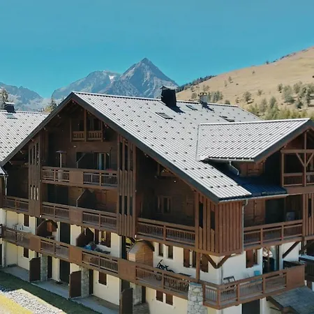 T2 Meublé Tourisme 3 étoiles TOUT CONFORT linge de lit-serviettes-ménage-parking privé avec superbe vue et au pied des pistes Les Deux Alpes Extérieur photo